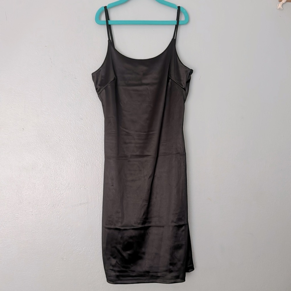 Short satin black dress